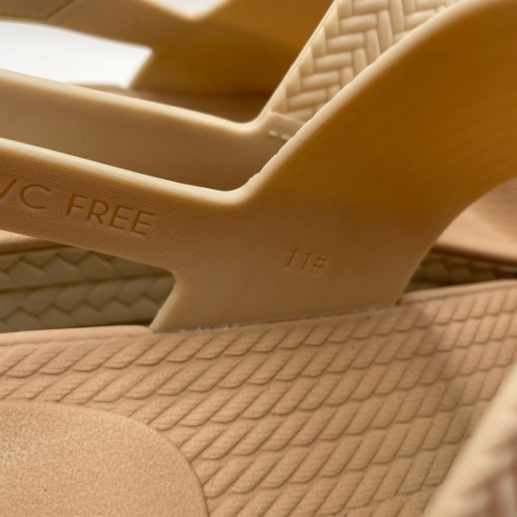 Reef Water Vista Women's Tan Sandals size 11 - Picture 4 of 10